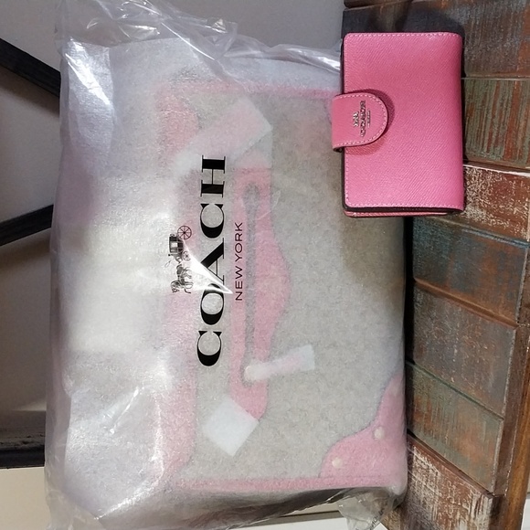 Handbags - Coach millie